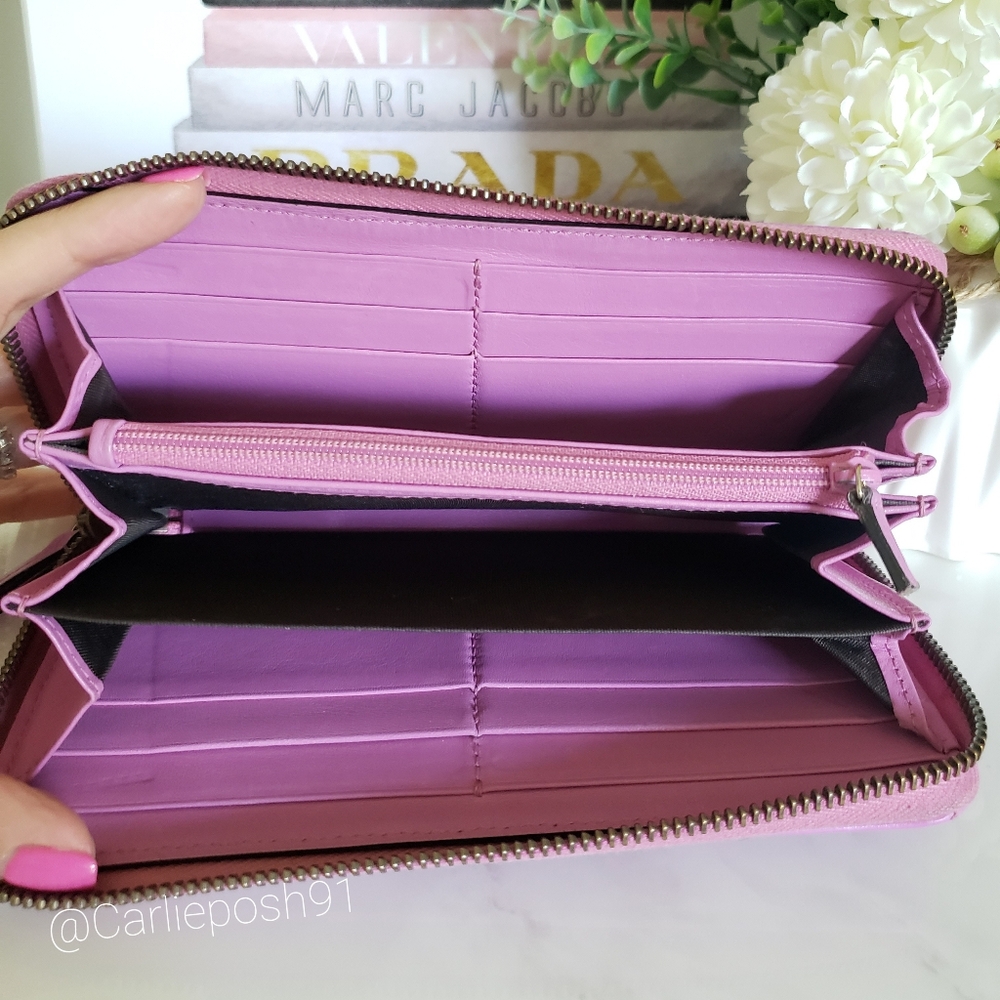 **SOLD** Authentic Pre-owned Gucci Marmont Zip Around Continental Wallet - Picture 4 of 14